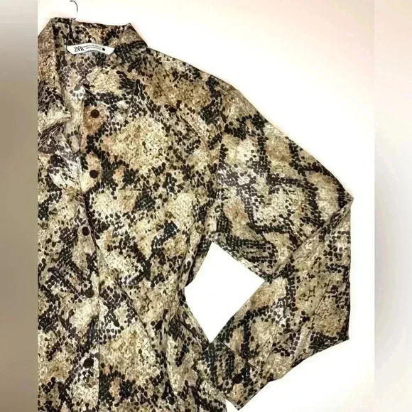 Zara Womens Animal Print Button Down Long Sleeve Shirt Size XS - Picture 3 of 9